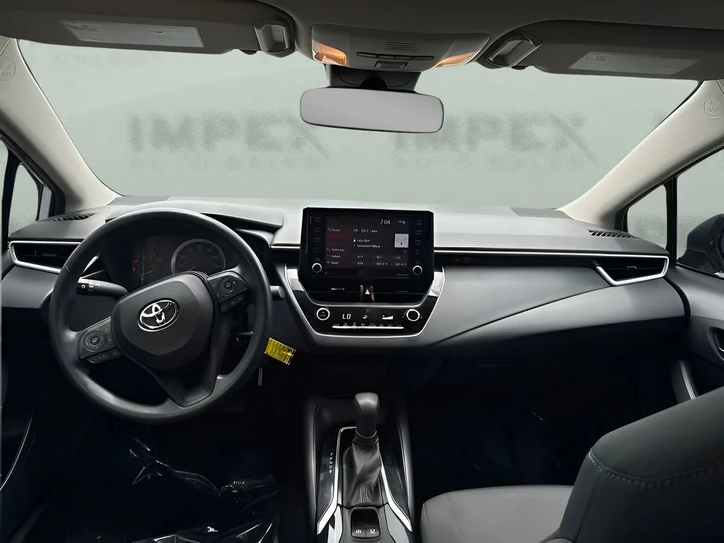 Used 2022 White Toyota LE image 12