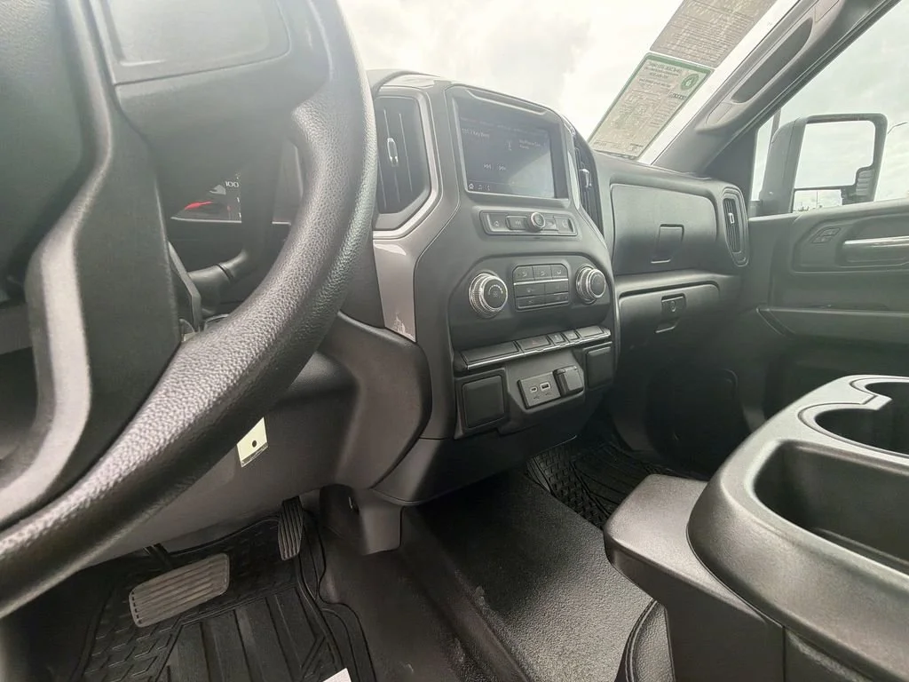Used 2021 SUMMIT WHITE GMC 2WD Double Cab Long Bed image 28