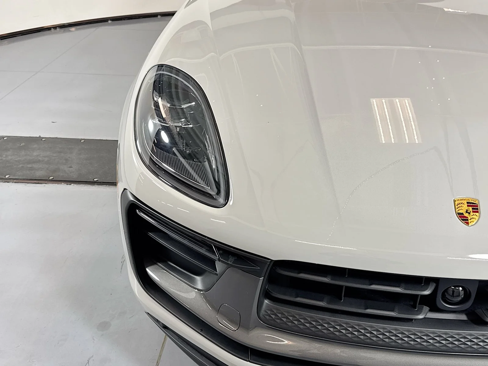 Used 2026 Chalk Porsche T image 27