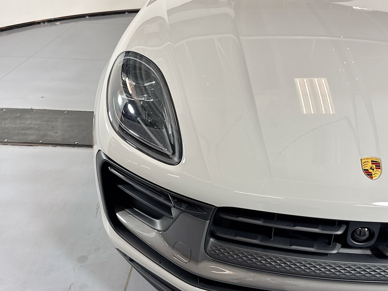 Used 2026 Chalk Porsche T image 27
