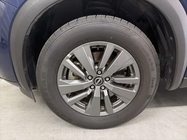 Used 2024 Deep Ocean Blue Pearl Nissan SV image 10