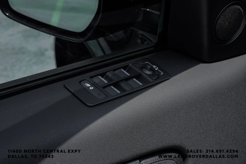 New 2026 Santorini Black Metallic Land Rover Landmark image 43