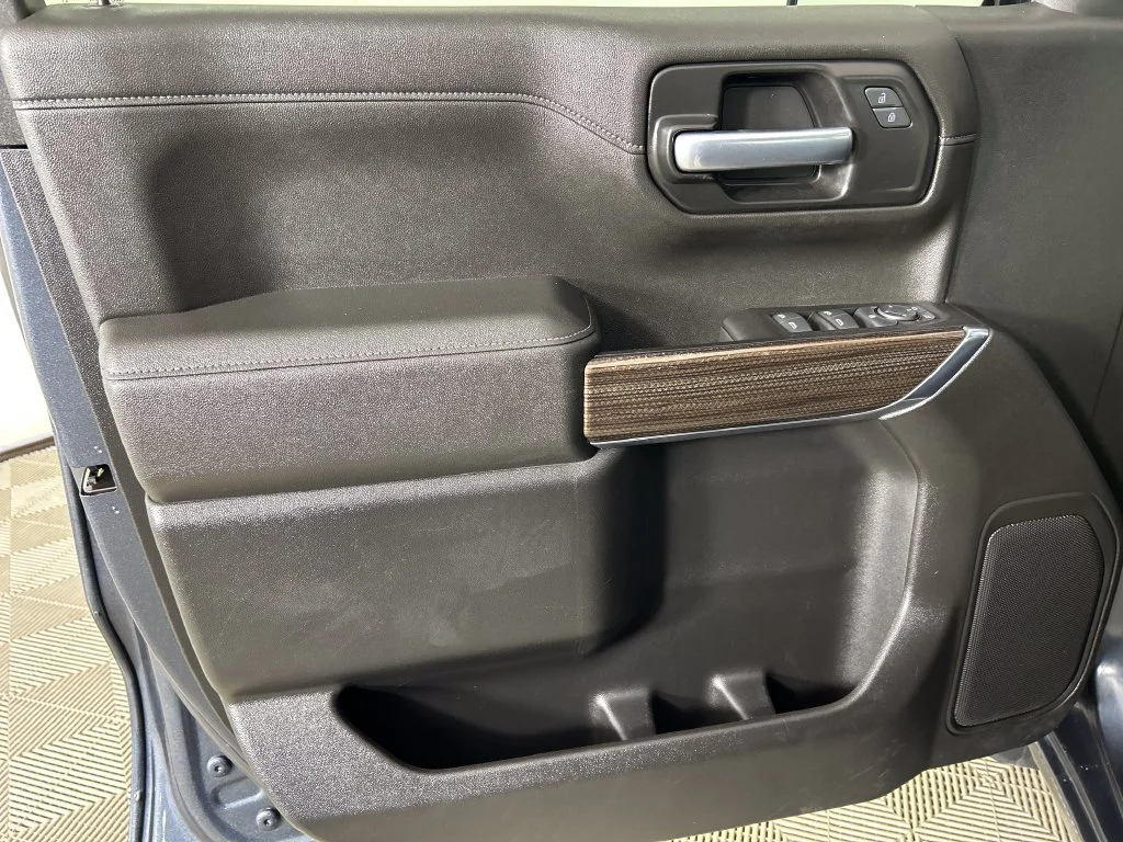 Used 2021 Gray Chevrolet LT image 12