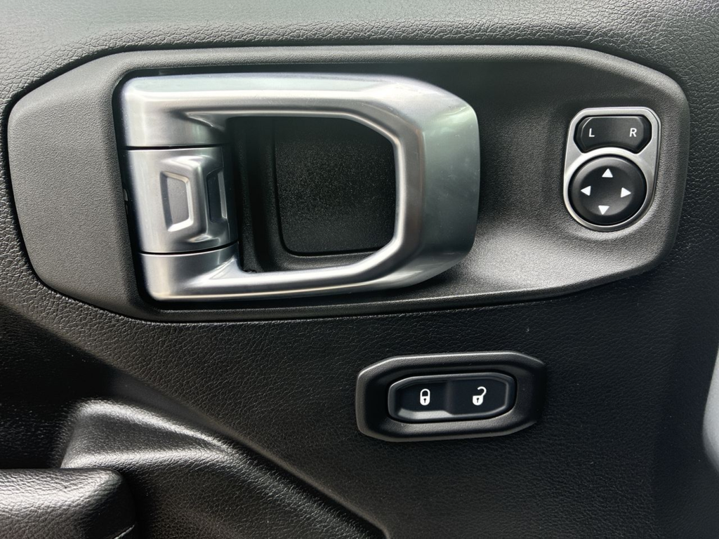 Used 2023 Silver Jeep Rubicon image 35