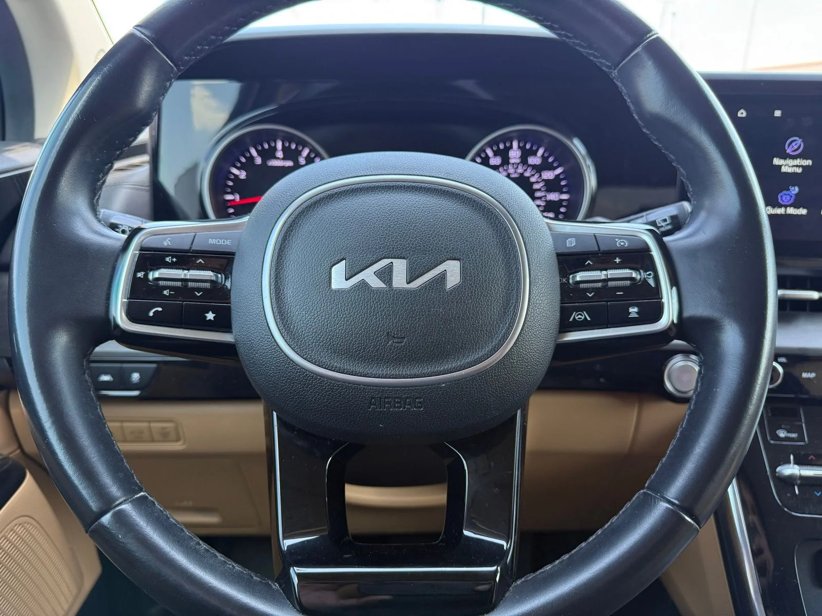 2022 Kia Carnival EX - Photo 10
