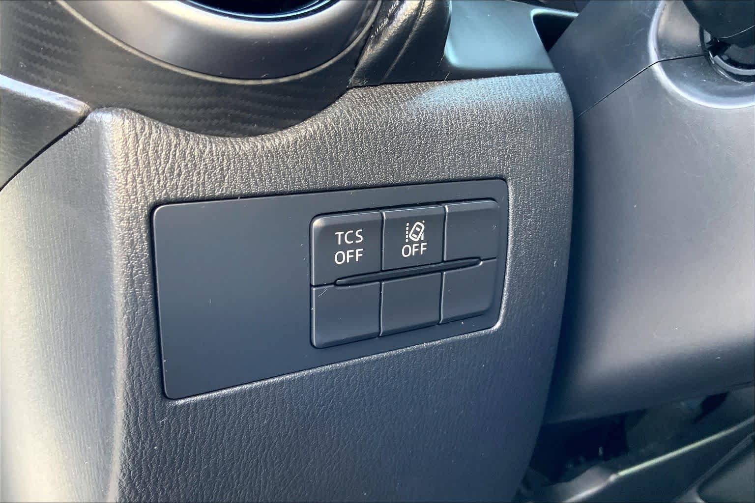 Used 2020 Snowflake White Pearl Mica Mazda Sport image 34