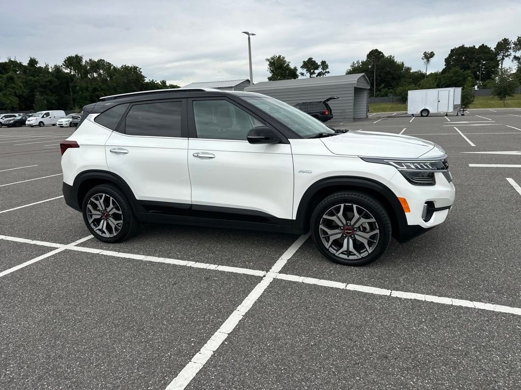 Used 2023 White Kia SX image 3