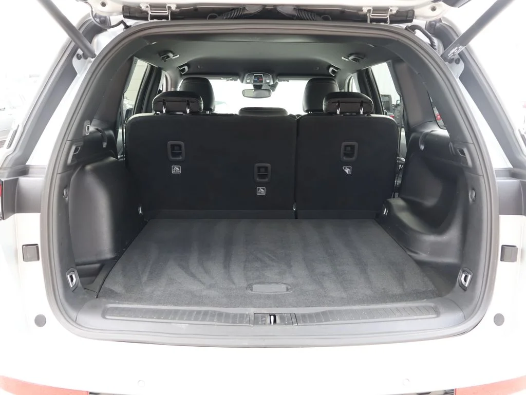 Used 2024 Silver Jeep Limited image 13