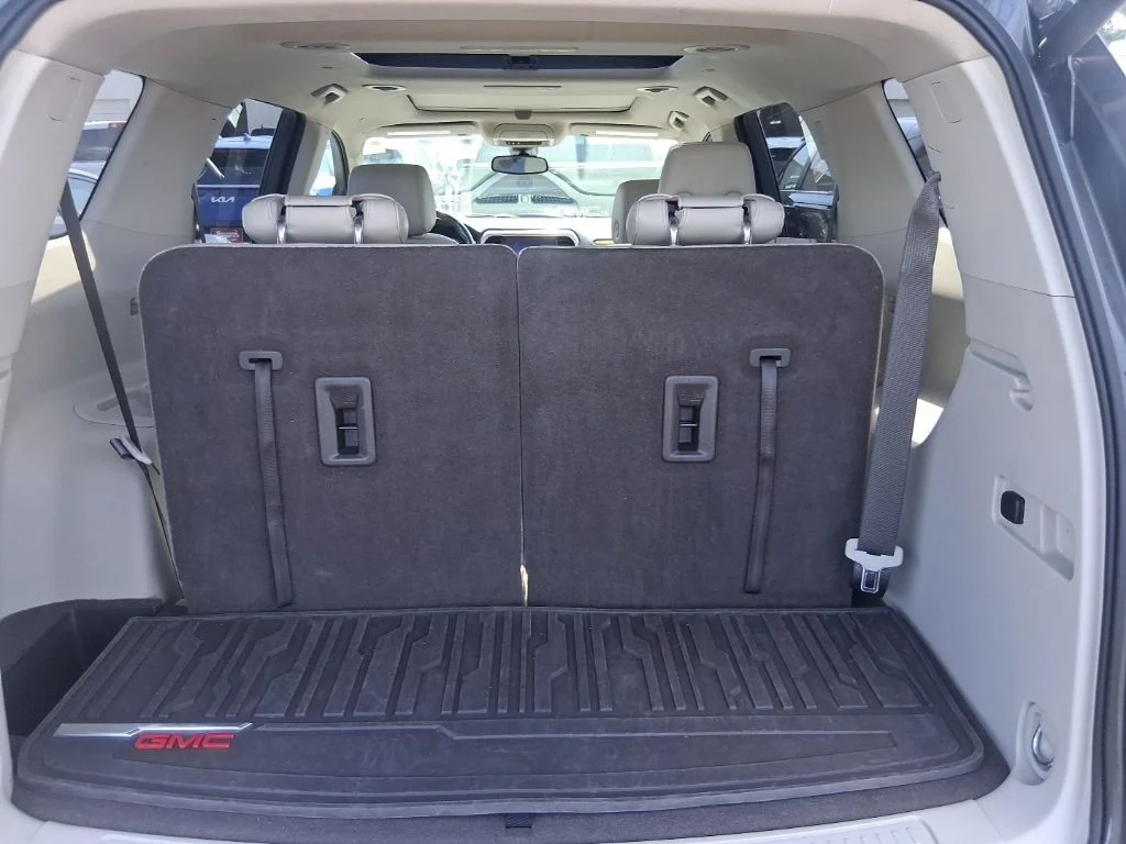 Used 2018 Silver GMC Denali image 15