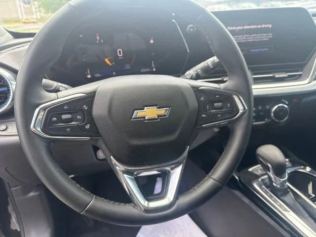 2025 Chevrolet Trax LT - Photo 16