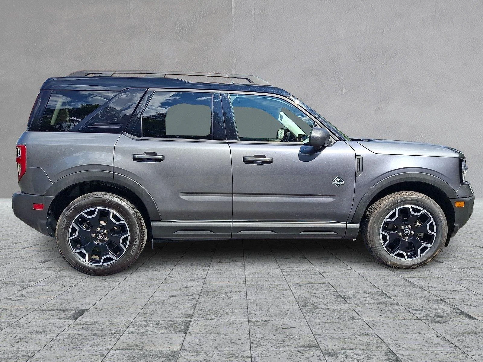 Used 2025 Carbonized Gray Metallic Ford Outer Banks image 7