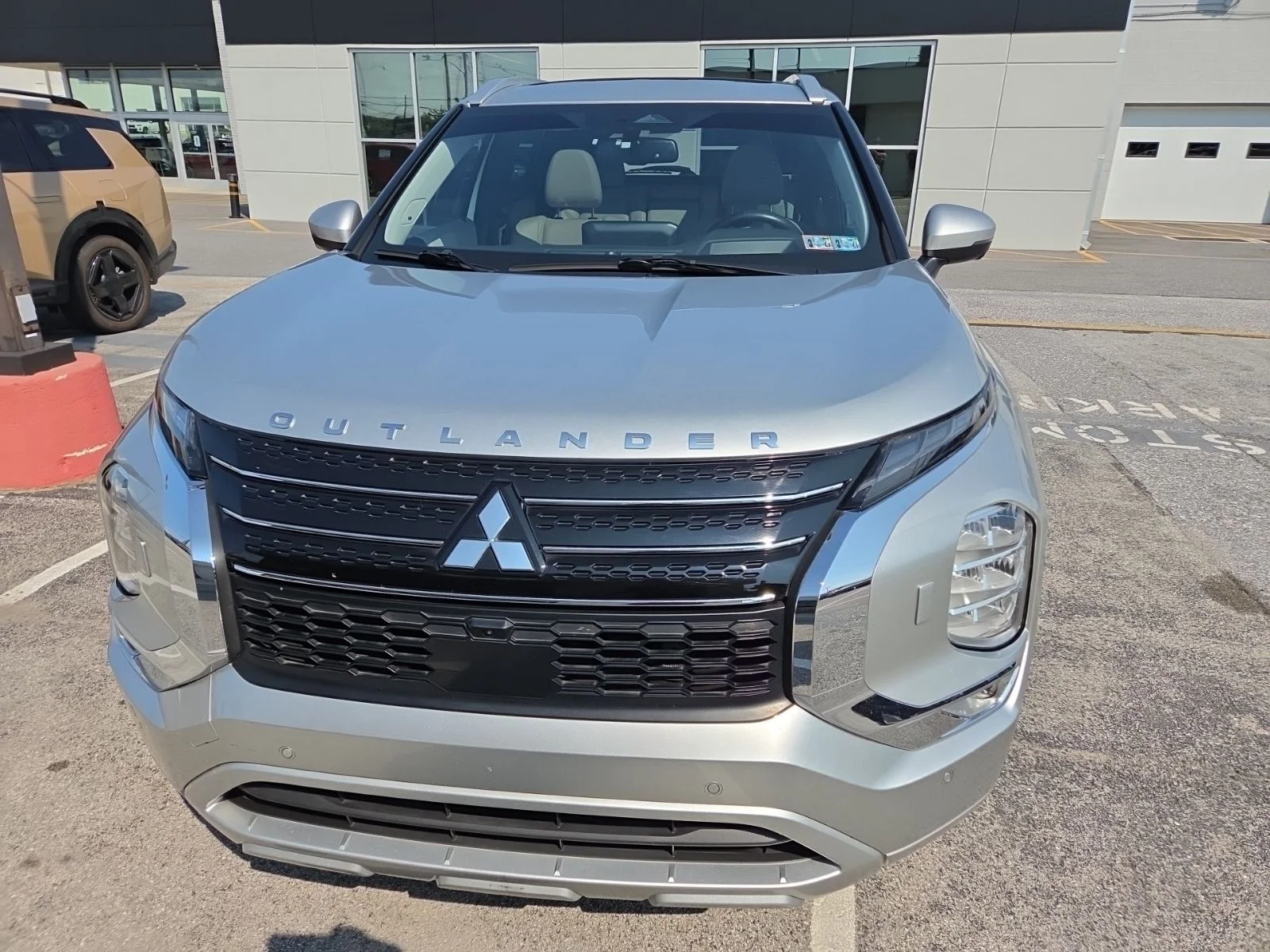 Used 2023 Silver Mitsubishi SEL image 2