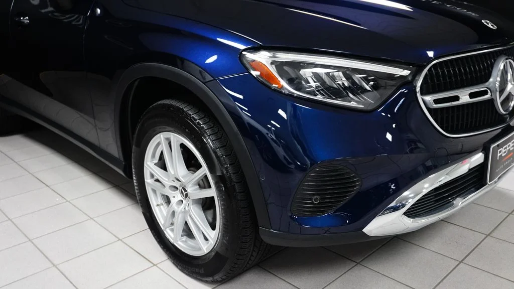 Certified Used 2023 Blue Mercedes-Benz GLC 300 image 4