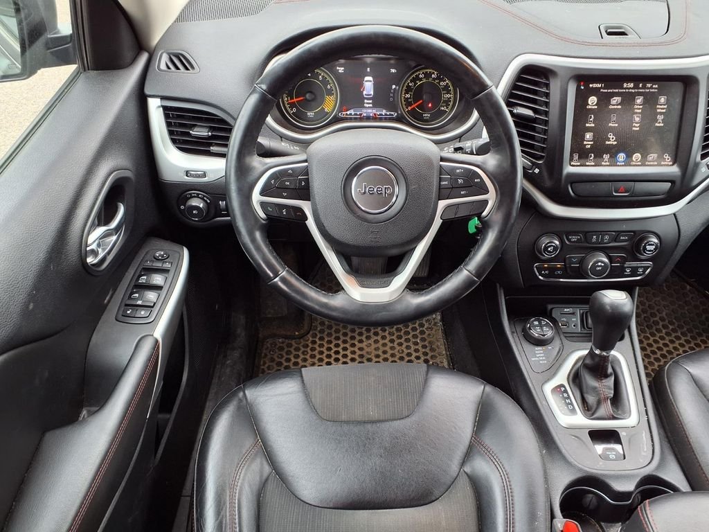 Used 2018 Gray Jeep Trailhawk image 12