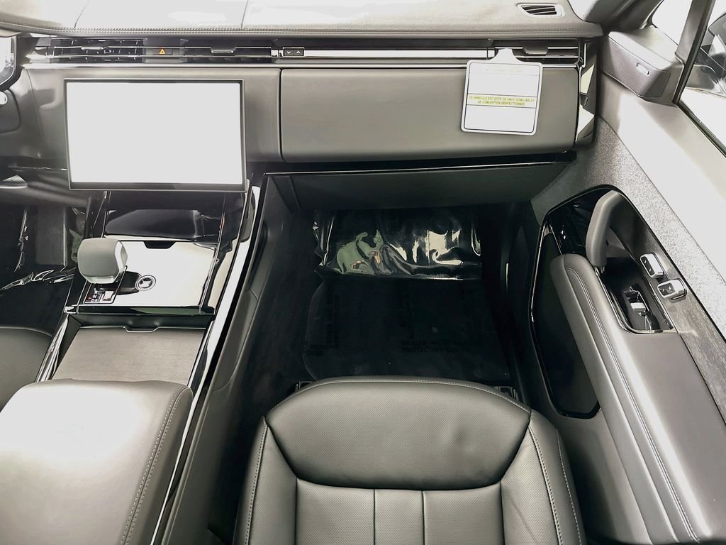 New 2026 Borasco Grey LAND ROVER SE image 27
