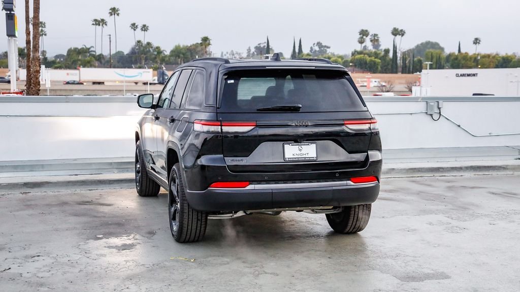 New 2026 Diamond Black Jeep Limited image 7