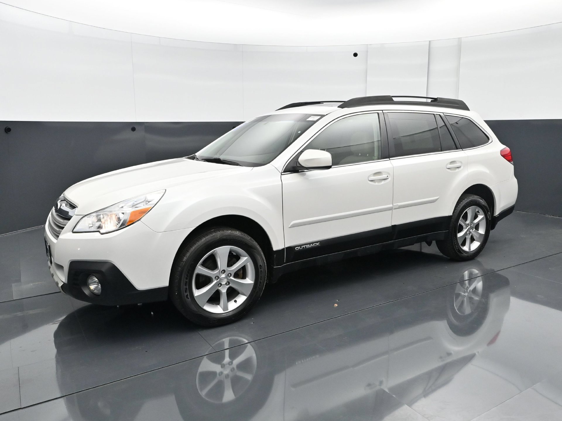 Used 2013 Subaru Outback Limited with VIN 4S4BRCKC7D3243490 for sale in Burnsville, MN