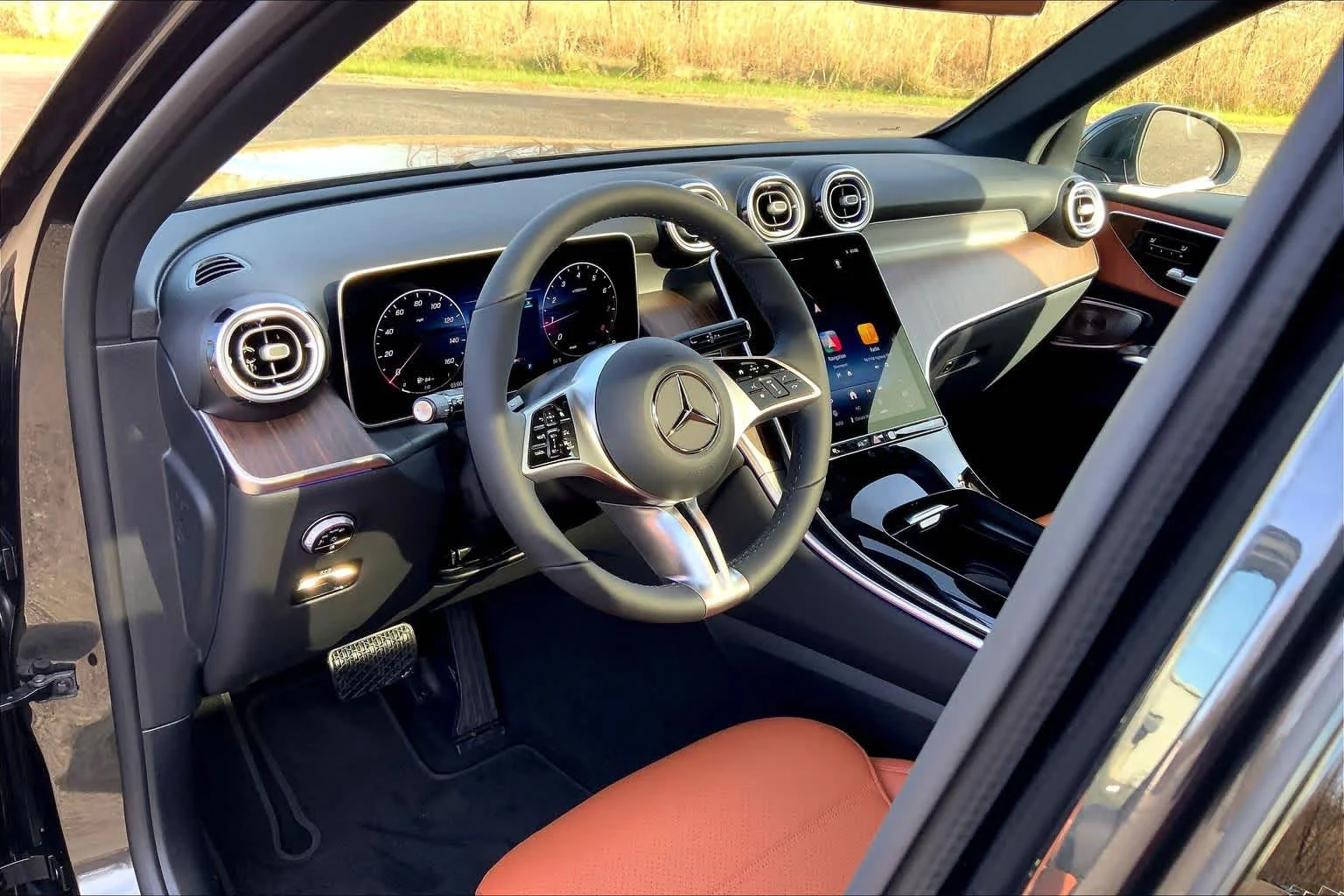 New 2026 Graphite Grey Metallic Mercedes-Benz GLC 300 image 8