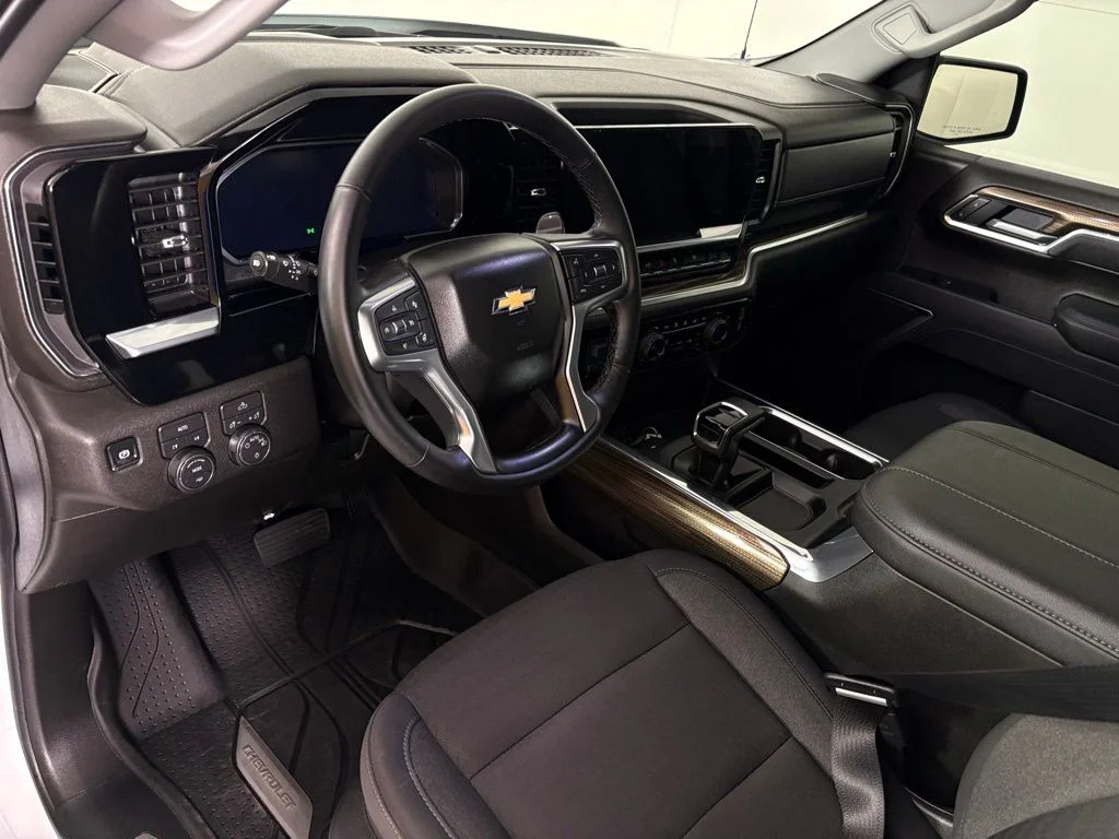 Used 2026 White Chevrolet LT image 20