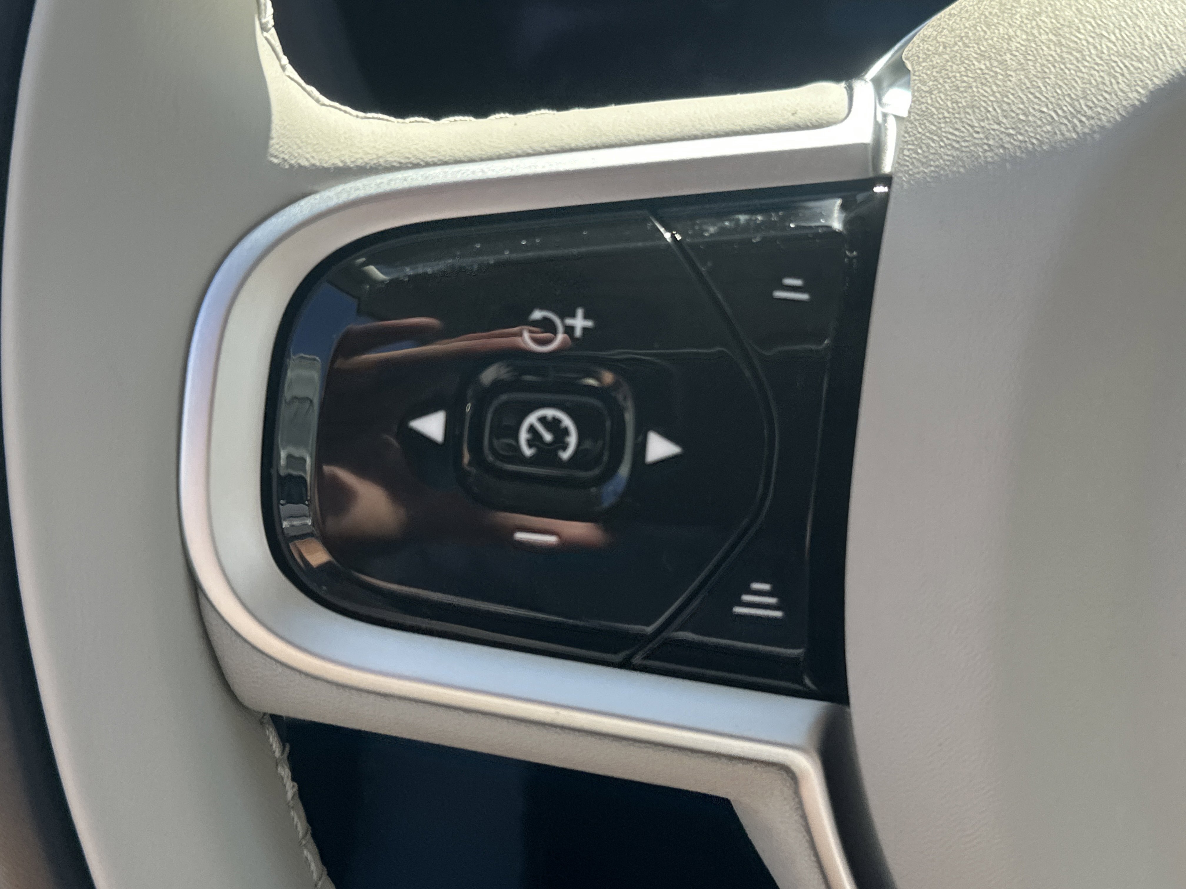 New 2026  Volvo Ultra image 23