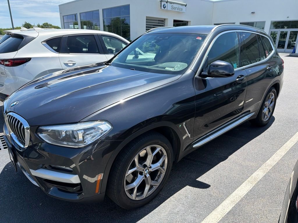Used 2021 Gray BMW xDrive30i image 4