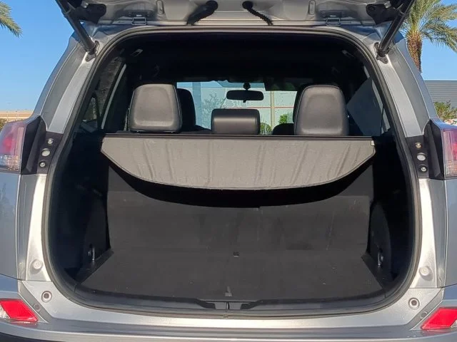 Used 2016 Silver Toyota SE image 14