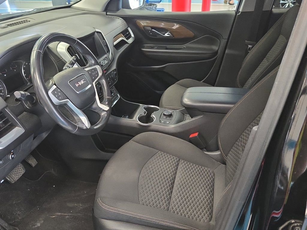 Used 2020 Black GMC SLE image 5