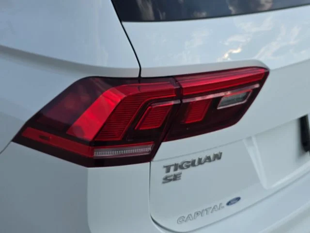 Used 2020 White Volkswagen 2.0T SE image 33