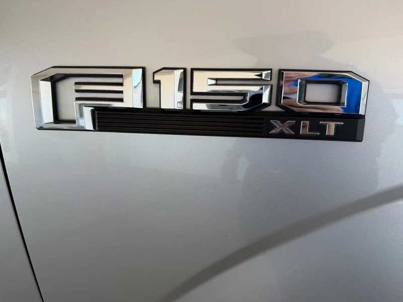 Used 2015 Ingot Silver Meta Ford XLT image 25