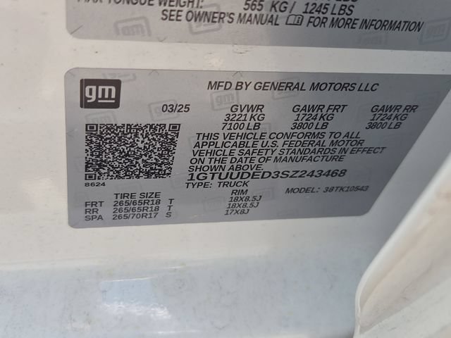Used 2025 Summit White GMC SLT image 8