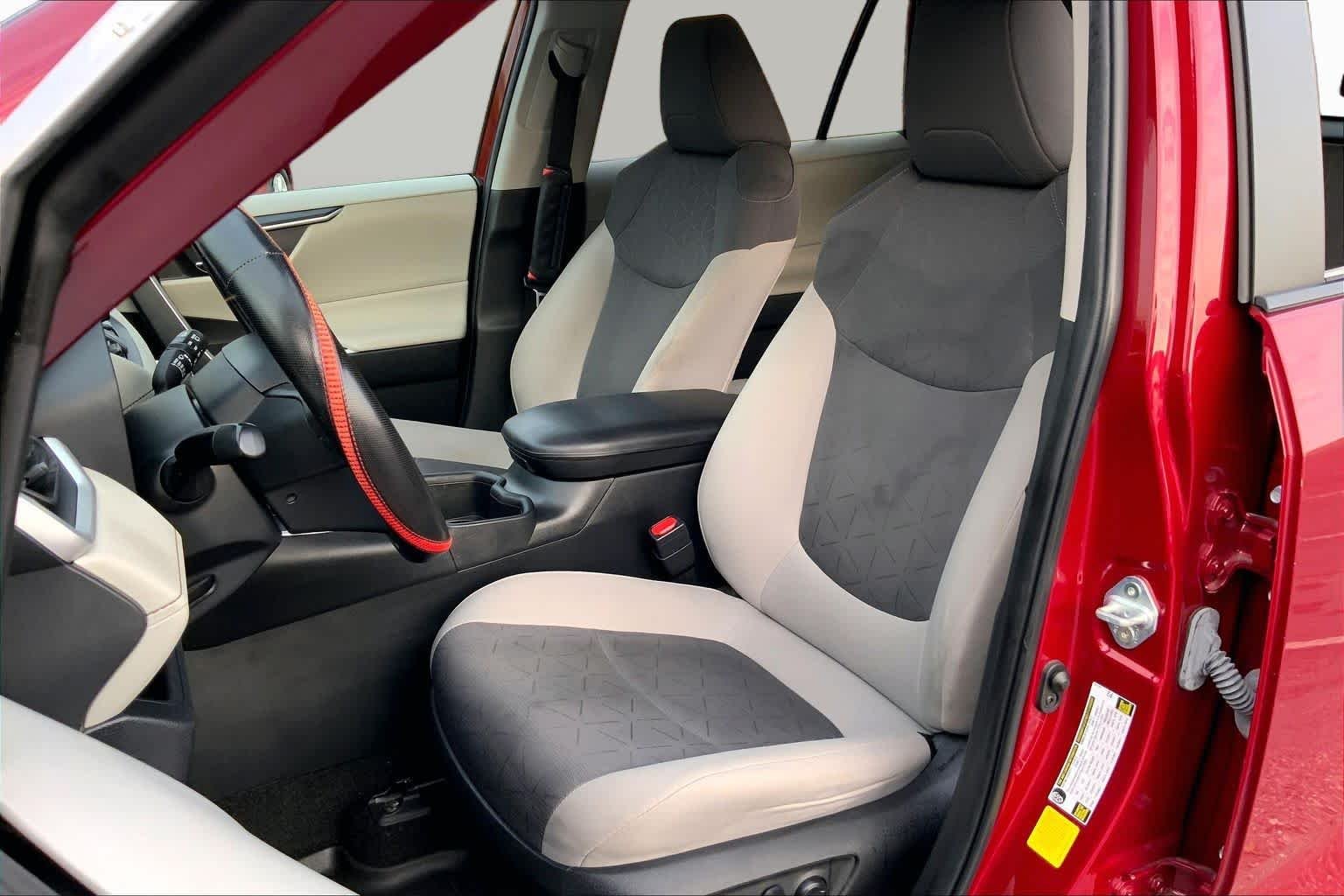 Used 2024 Ruby Flare Pearl Toyota XLE image 8