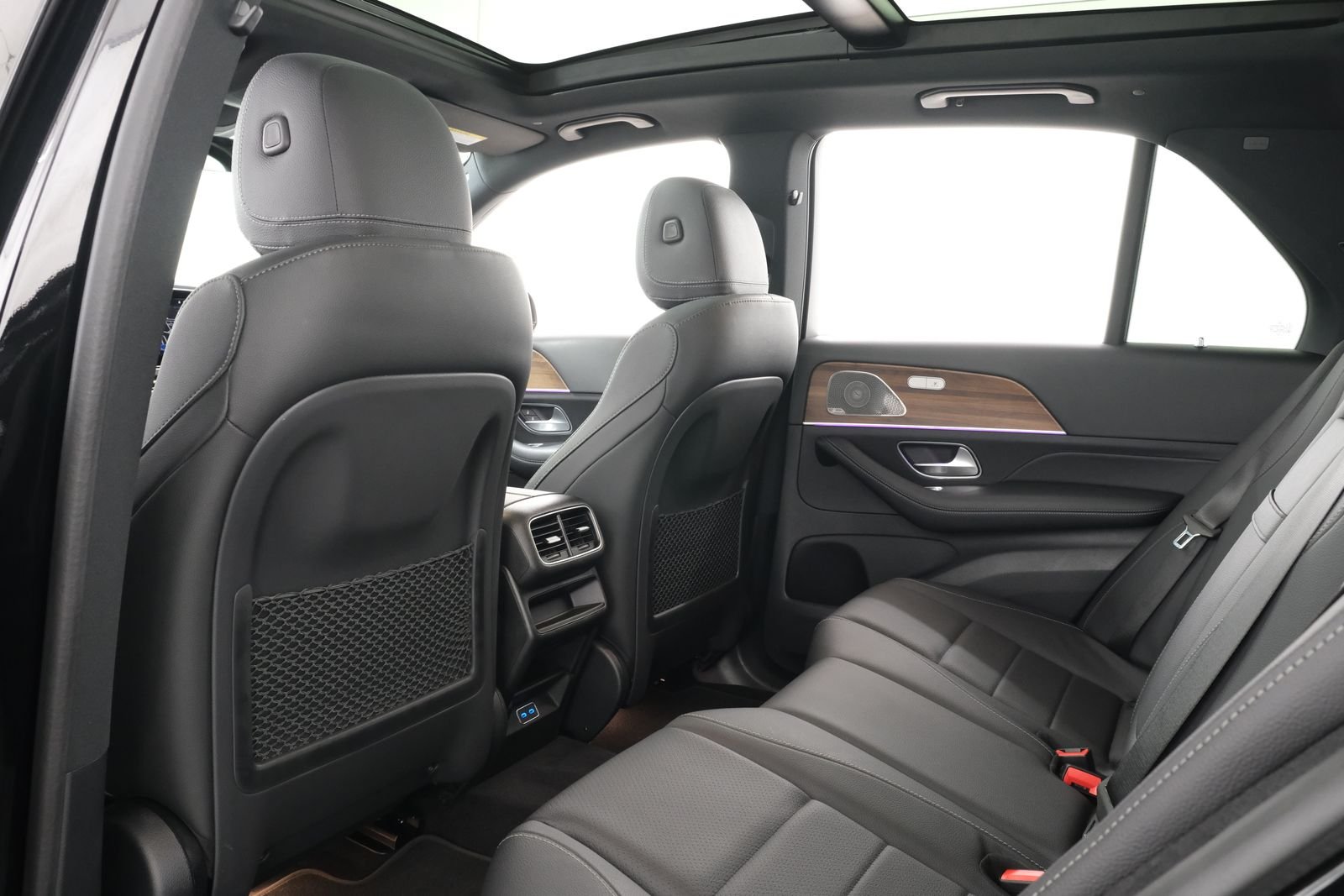 Used 2024 Obsidian Black Metallic Mercedes-Benz GLE 450 image 35