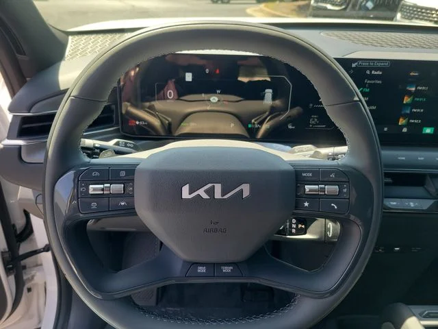 New 2026 Glacial White Pearl Kia Land AWD image 17