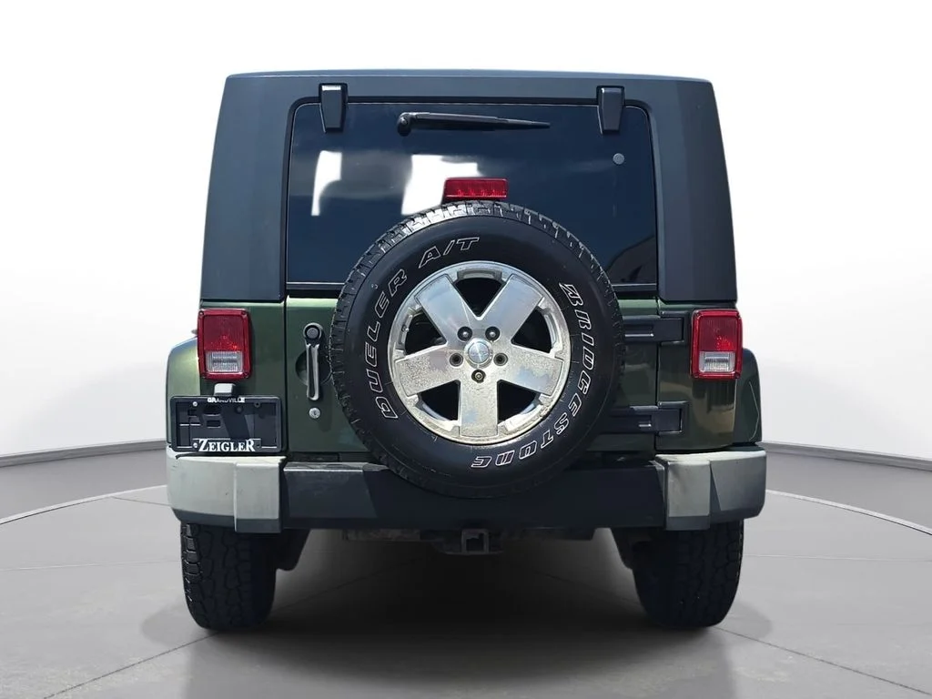 Used 2008 Green Jeep Sahara image 6