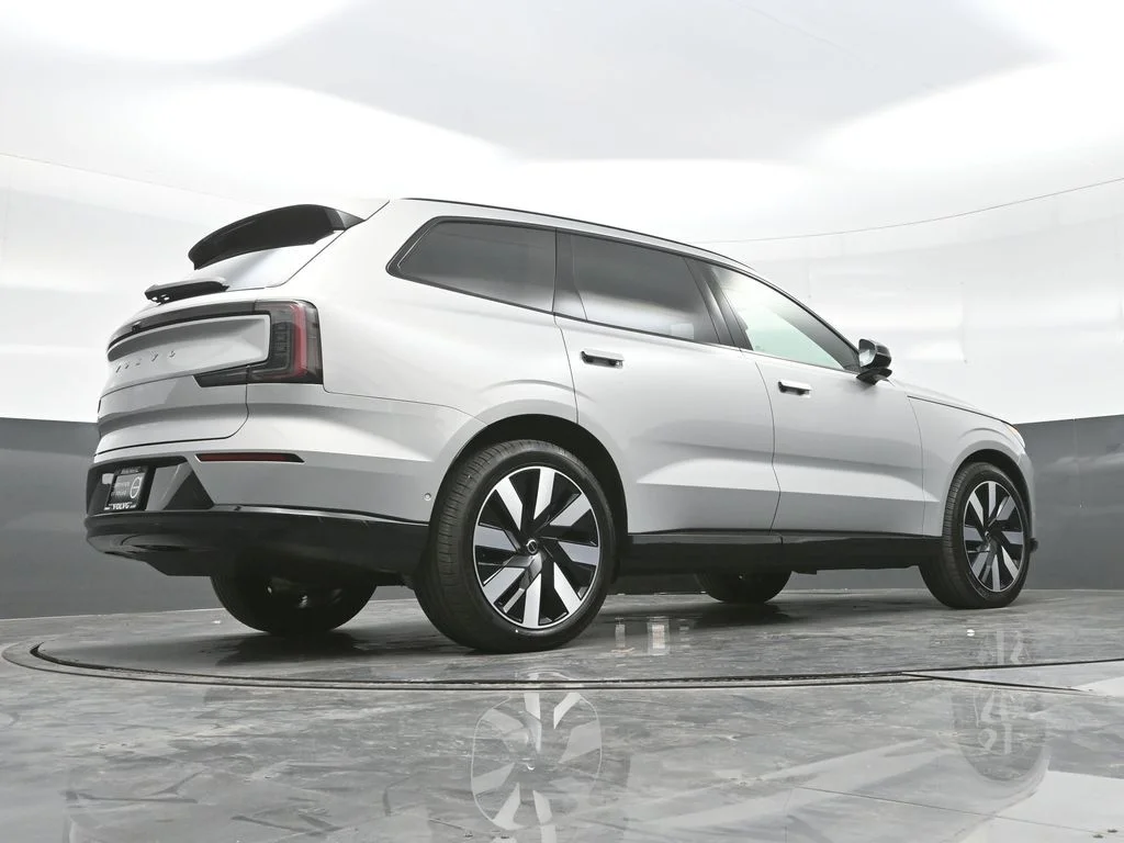 2025 Volvo EX90 Ultra - Photo 26