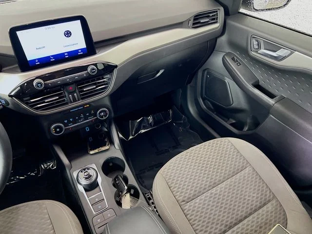 Used 2020 Oxford White Ford SE image 24