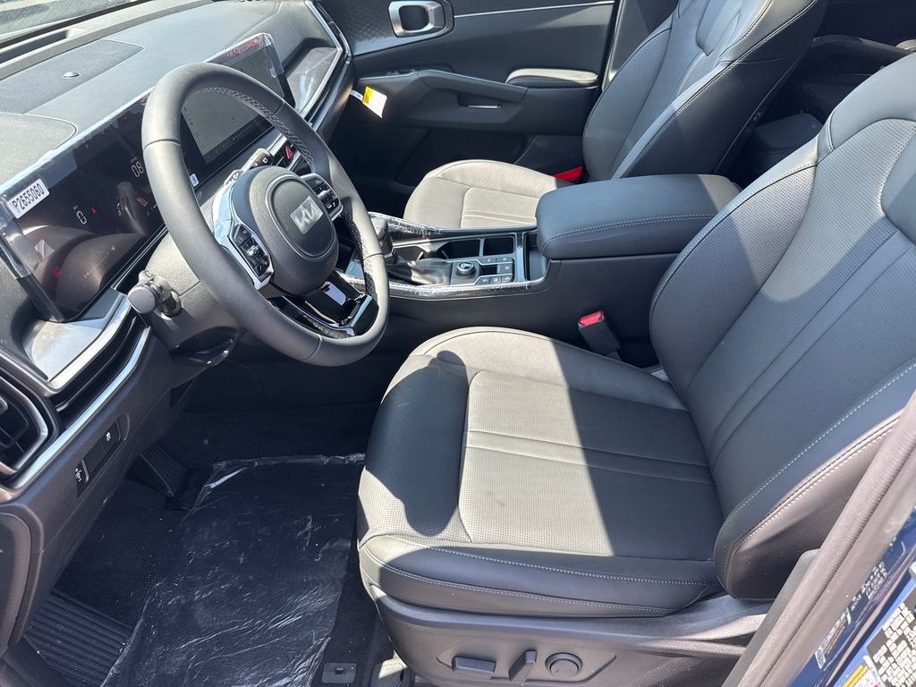 Used 2025 Black Kia S image 9
