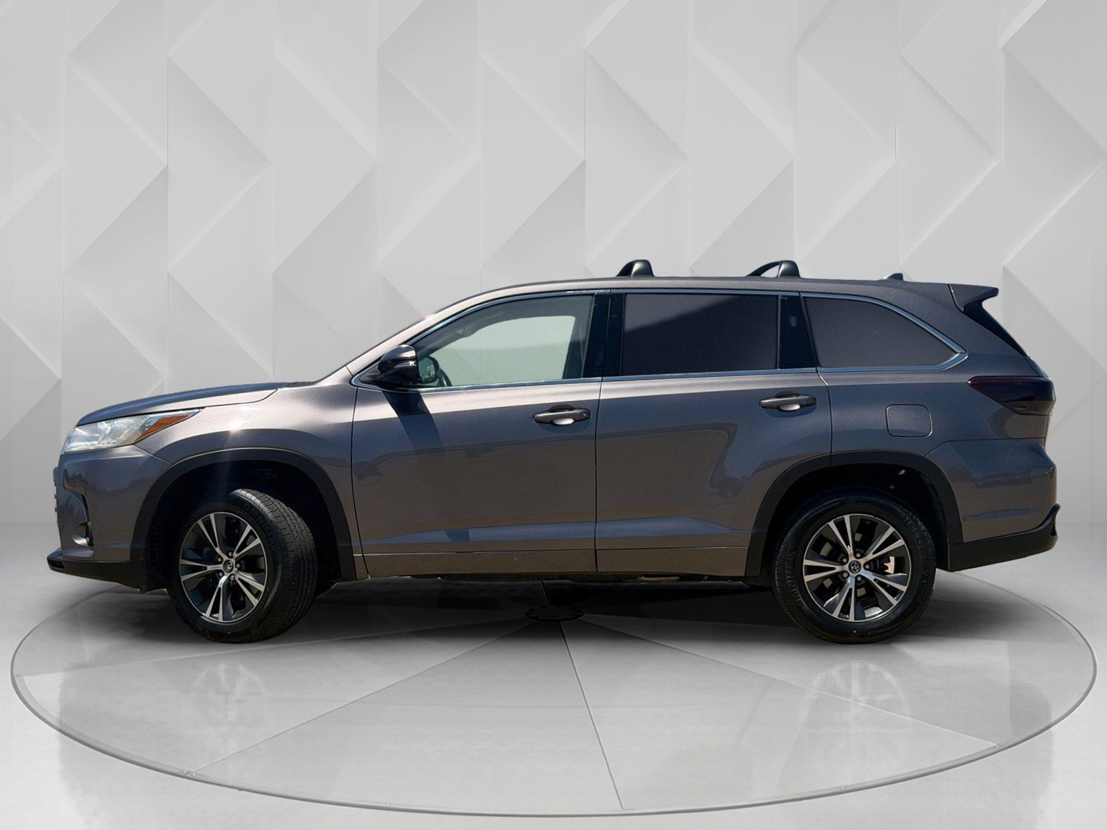 Used 2018 Predawn Gray Mica Toyota LE Plus image 2