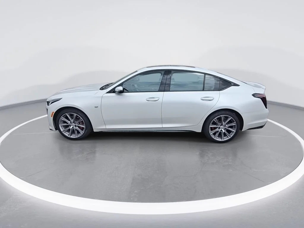 Used 2022 White Cadillac Sport image 5