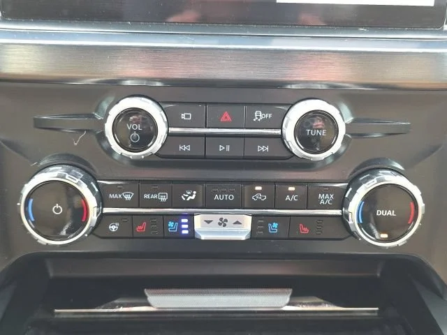 Used 2025 White Ford XL image 19