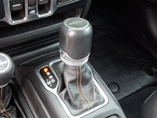 Used 2022 Gray Jeep Overland image 12