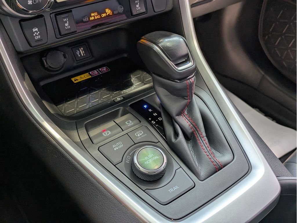 2024 Toyota RAV4 XSE - Photo 13