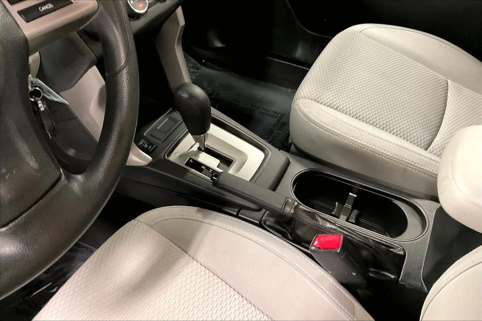 Used 2015 Dark Gray Metallic Subaru 2.5i Premium image 17