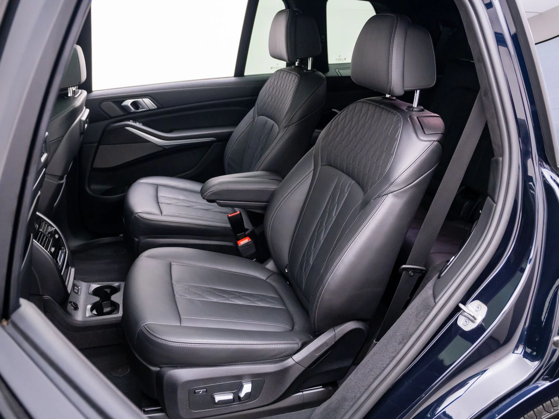 Used 2022 Black BMW M50i image 18
