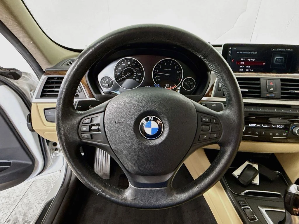 Used 2018 Mineral White Metallic BMW 320i xDrive image 11