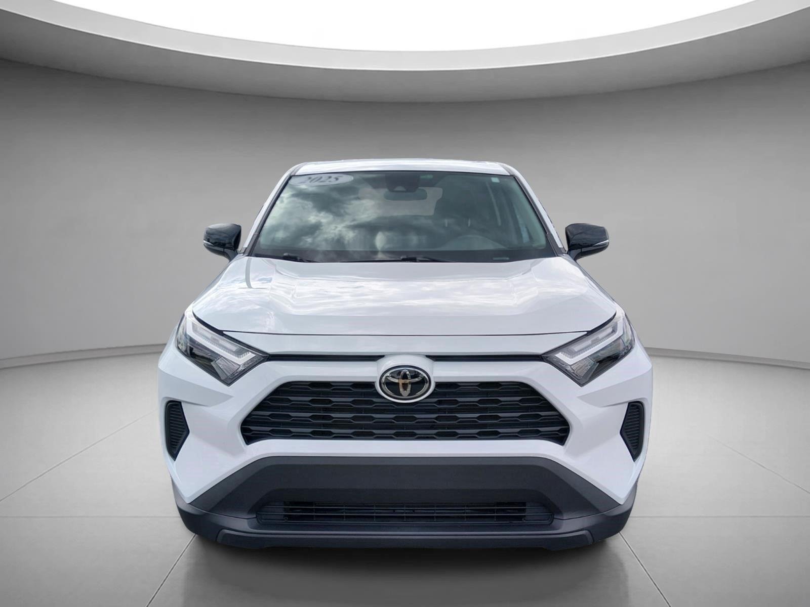 Used 2025 Ice Cap Toyota LE image 8