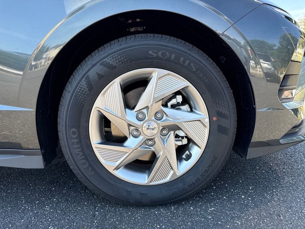 Used 2026 Gray Hyundai SE image 11