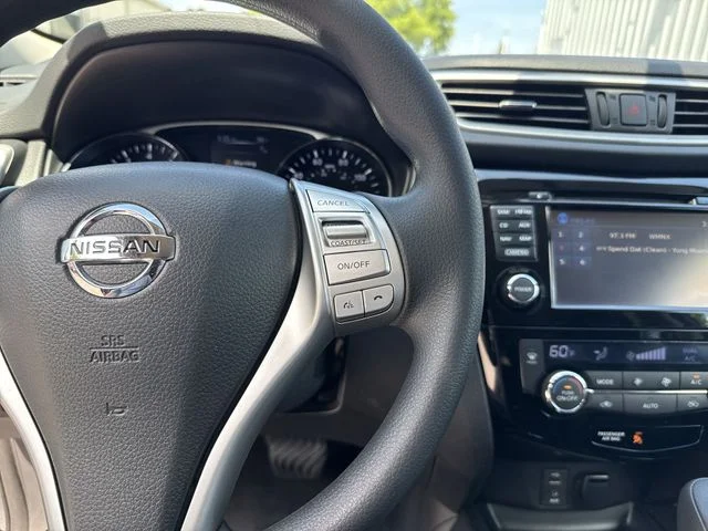 Used 2016 Gray Nissan SV image 18
