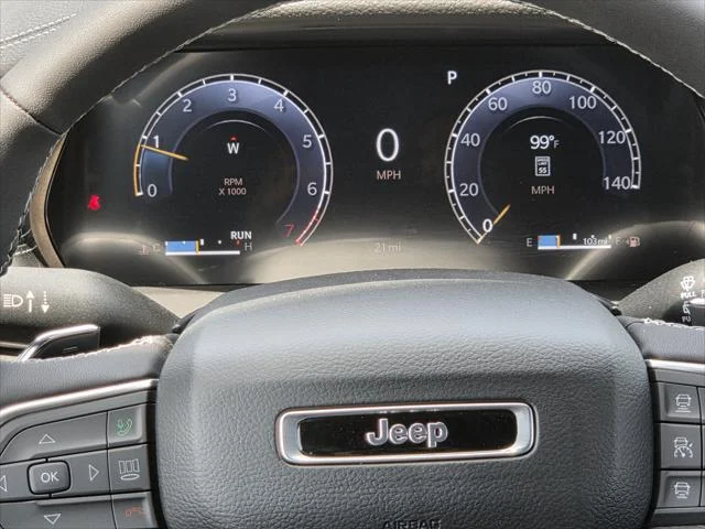 New 2026 Diamond Black Crystal Pearl-Coat Exterior Paint Jeep Limited image 17
