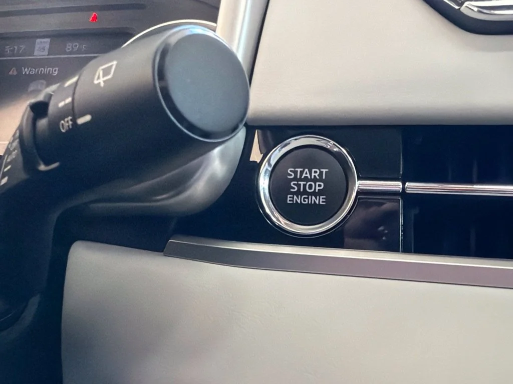Used 2022 Silver Mitsubishi SEL image 52